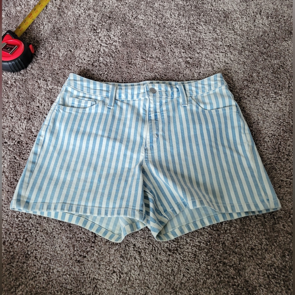 Universal Thread, Size 6/28R, High Rise Midi Blue Striped Denim Shorts
